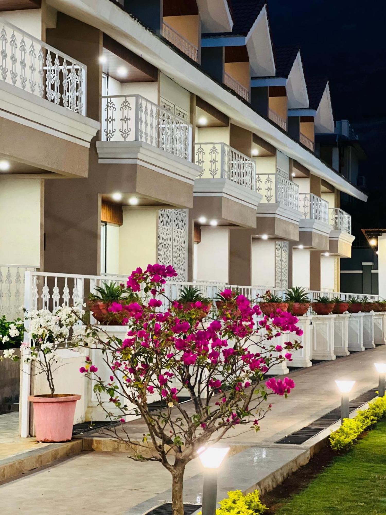 The Grand Leela Resort Кополи Экстерьер фото