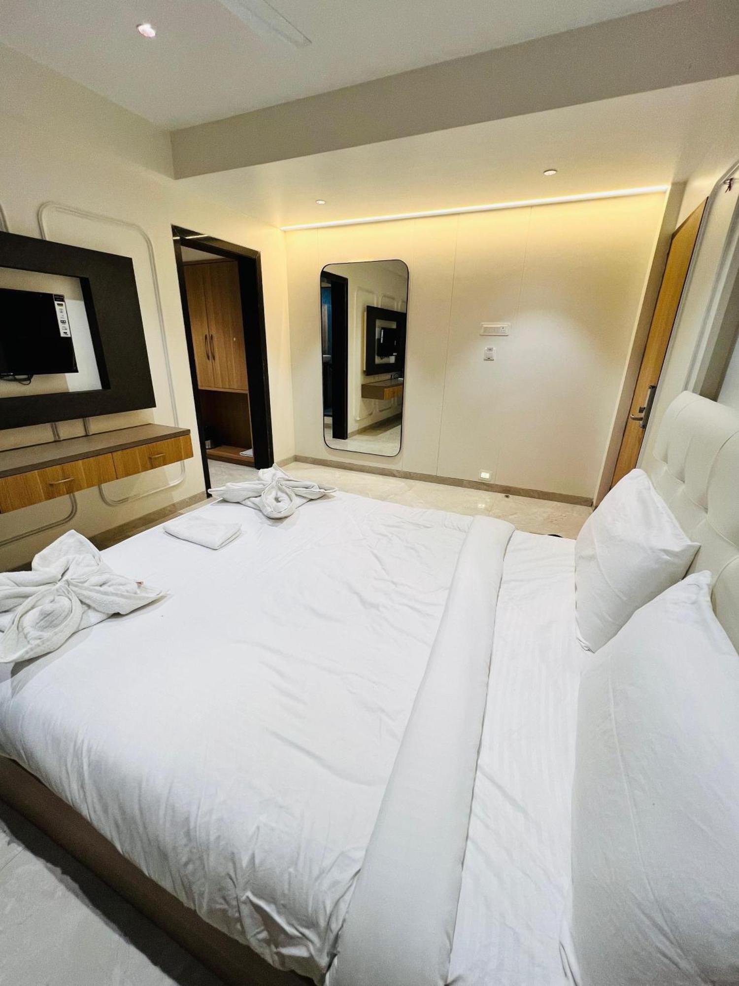 The Grand Leela Resort Кополи Экстерьер фото